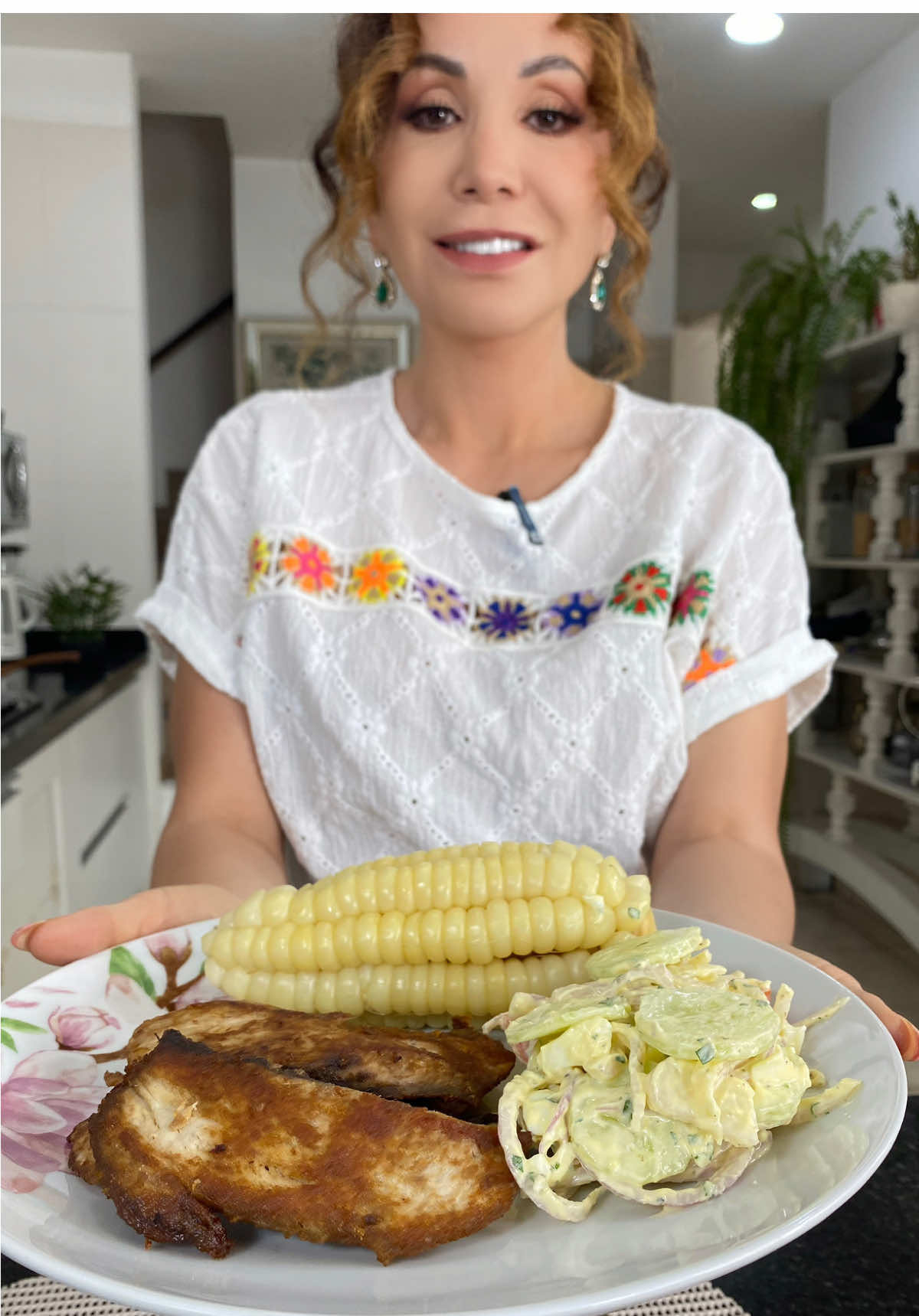 Pescado 🐟 Bonito con choclo y ensalada cremosa.🤤 Una delicia de ensalada que no puedes dejar de hacer! Además, saludable.  #janetbarboza #cocina #hogar #recetafacil #recetasaludable  #fyp
