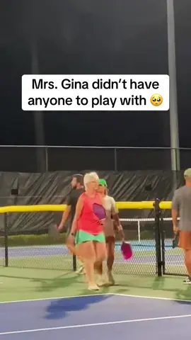 Mrs. Gina came to win 🔥 (via @Chanelle | Pro Tennis Player🎾) #pickleball 
