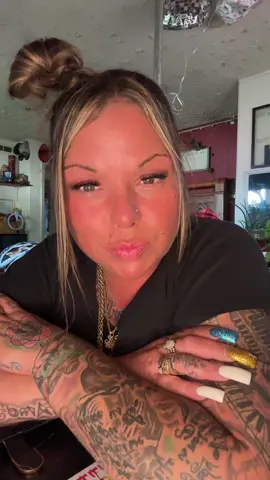 #shinebrightlikeadiamond💎 #tattedstonermom #loveyourself #upliftothers #mentalhealthmatters 