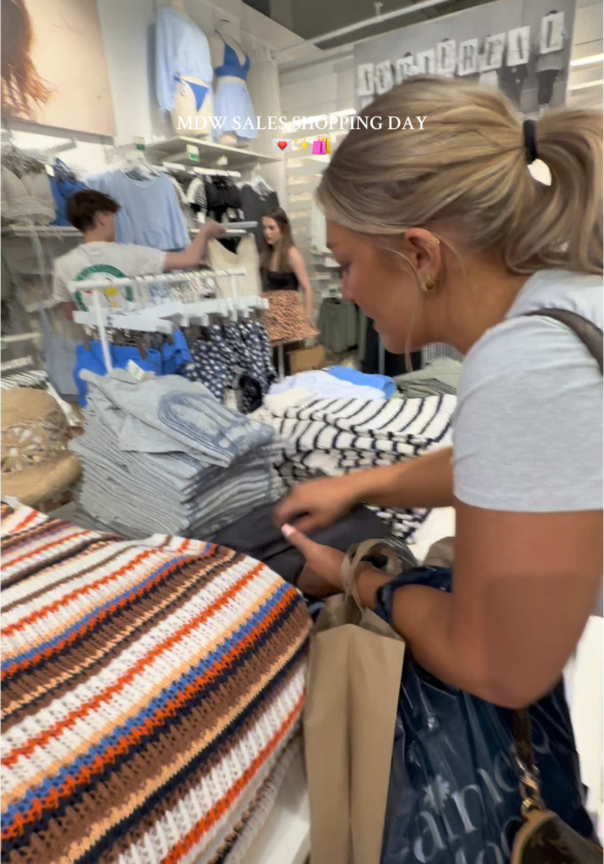 Like pls who let them have such good sales today 😭 #fyp #foryou #Lifestyle #Vlog #viral #trending #dayinthelife #dayinthelifevlog #dayinmylife #dayinmylifevlog #shoppingvlog #aeriefinds #shoppingdayvlog #shoppingdayvlog 