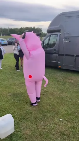 Cricklands 2025!!!!💞 I had the best weekend with the best people! Tommy worked his socks of and tried his hardest, getting really high placings in big classes, So many memories made, roll on july summer show!!💞 We’ll done boos you did amazing 😘😘@N I X Y 💌 