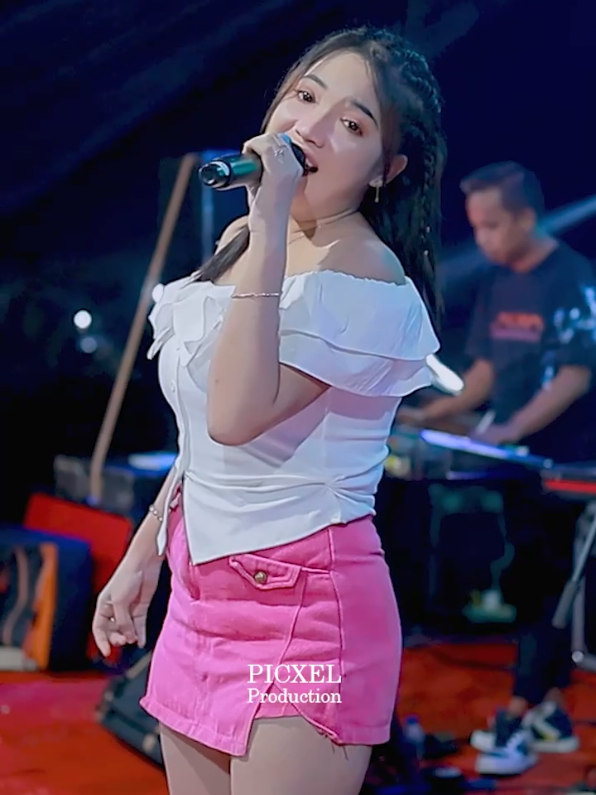 mendung hitam menjelma.. @dinannesia #picxelproduction #lalunamusicentertaiment #dinannesia 