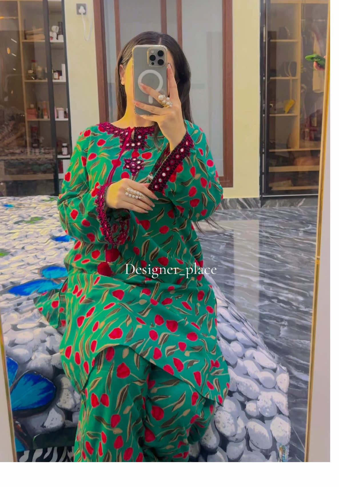 Chand khe chawndas munhjo pireen ayo ahy❤️  #foryou #foryou  #foryoupage #foryoupage #plzunfrezemyaccount🙏  #plztiktokteamviralmyvideoplzzz😭😭 #plztiktokteamunfreezmyacount #virulvideo #milionviews #instagram #designerplace 