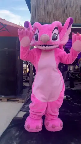 🥹💗 #f #fyp #foryoupage #stitch #stitcheangel #mundagico #diversao #meme #evento #viladapraia #personagensvivos #mundodecaramelo 