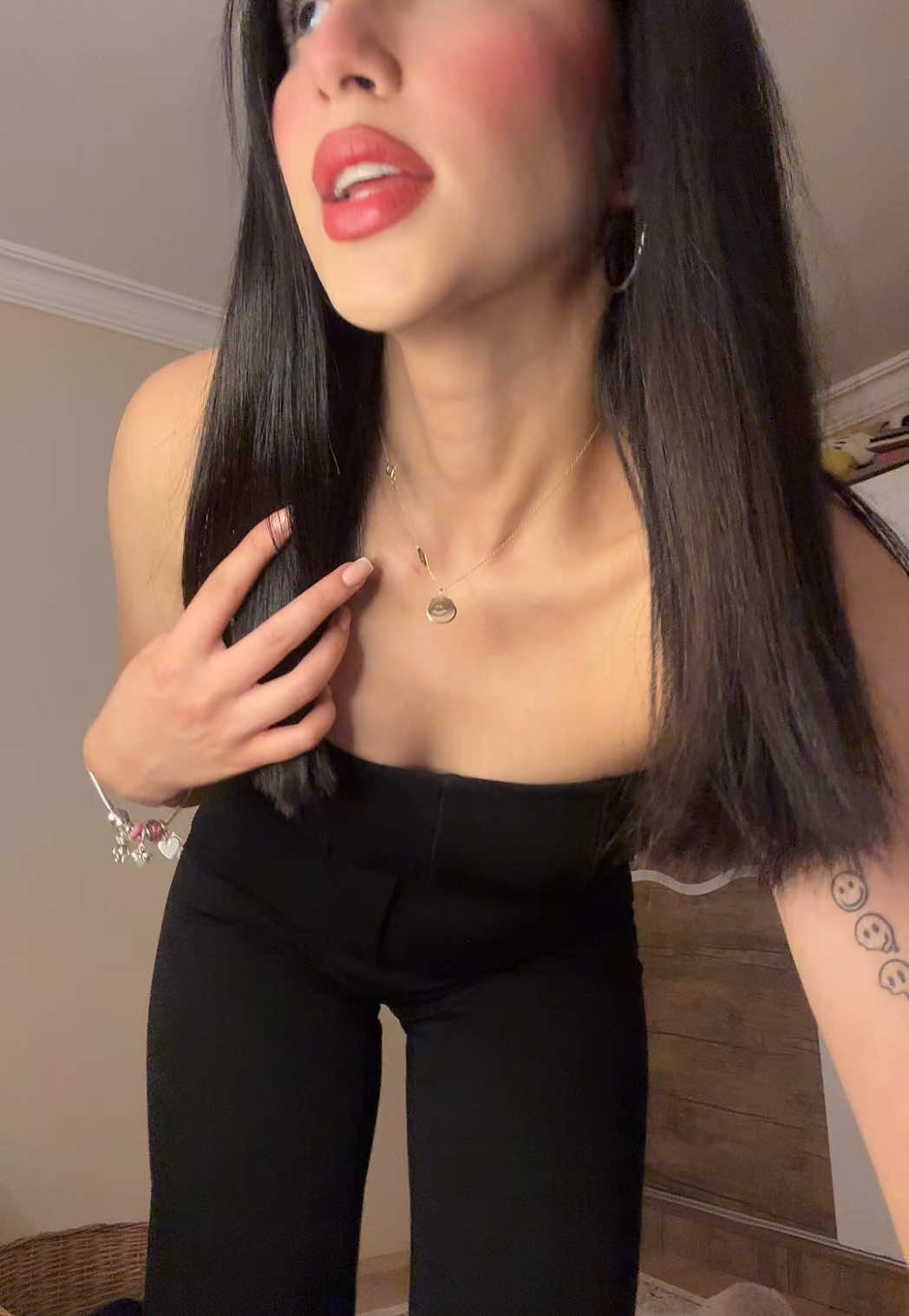 Kız gecesine gidilsinnnn #keşfet #fypシ゚ #keşfetbeniöneçıkar #girlsnight #outfit #girloutfit #kombin #izmir 