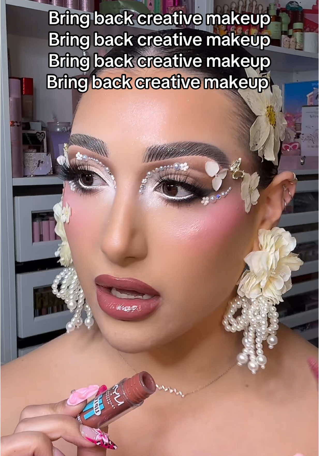 IM BEGGING ON MY HANDS AND KNEES 😭 I might leave this planet if I see another clean girl brand drop #makeup #makeupartist #creativemakeup #makeupart 