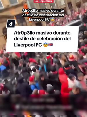 Un hombre de 53 años embistió con su vehículo a varios peatones este lunes en el centro de Liverpool, al norte de Inglaterra, en medio de las celebraciones por el desfile de victoria del Liverpool FC tras su reciente título en la Premier League. Varias personas resultaron heridas y fueron atendidas por el personal médico.  #larepublica #liverpool #liverpoolfc #PremierLeague #inglaterra #coche #vehículo #impactante #futbol #noticias #internacional 