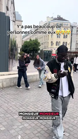 En vrai, je voulais juste voir si elles sont gentilles#expériencesociale #😭😭😭😭😭😭💔💔💔💔 #gentillesse #france🇫🇷 