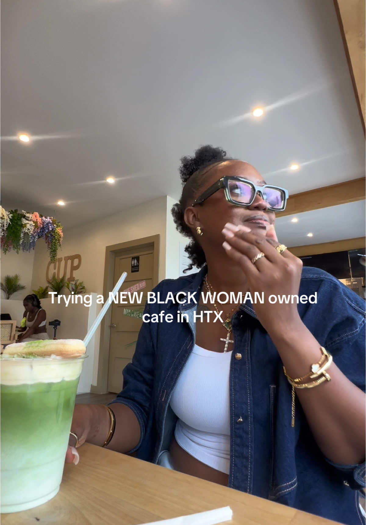 I love trying new coffee shops/cafes and this one was a treat 😋 The cafe is French inspired with a good drink and food menu that is SUPER customizable!  If you visit let them know I sent you!  Cafe details ☕️:  Daily Cup  3911 Yale St. Houston Tx 77018  #houstoncafes #blackownedcoffeeshops #houstoncoffeeshop #coffeehouston #tiramisumatcha #dailycup 