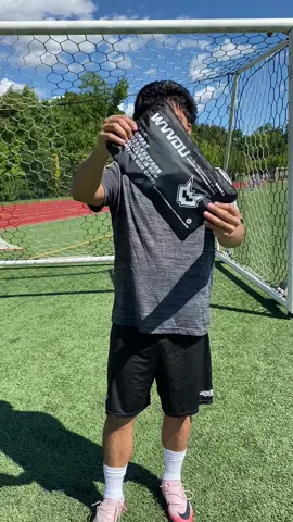 WVVOU Soccer Goalie Gloves for Adults and Youth, Professional Goalkeeper Gloves, Breathable Soccer Gloves, High Performance Guantes De Portero with 4 + 3mm Sticky Super Grip Latex Palm #wvvou #Soccer #soccerboy #goalie #goaliesaves #goalkeeper #goalkeepertraining #goalkeepergloves #goaliesaves #adults #youth #professional #goalkeeper #foryoupage #fyp #parati 