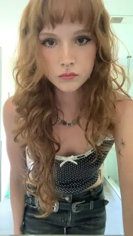 heelyin around