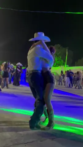 😮‍💨🤍.#bailes #baileschingones #huapango #huapangosperros #viral_video #videoviral #fypviral #pyf #fypp #foryoupagе #teamwork #paratiiiiiiiiiiiiiiiiiiiiiiiiiiiiiii #amor @Giovanni🐜 