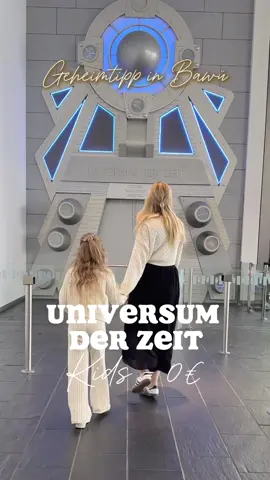 Werbung/in Kooperation mit @WeberHaus 🏠 💡Speichere dir unbedingt das Video an und plane einen Ausflug in die World of Living in Rheinau  📍WeberHaus – World Of Living  Am Erlenpark 1 77866 Rheinau 🚗 25min von Baden-Baden & 125km von Stuttgart  🕖 Die World of Living ist Dienstag bis Sonntag und an allen Feiertagen von 10.00 bis 18.00 Uhr geöffnet. 🚨 Montag geschlossen! ‼️Letzter Einlass in das Universum der Zeit ist um 17.00 Uhr 💰 Erwachsene 6€ 🤼Jugendliche von 12 bis einschließlich 17 Jahren: 3,- € 👧🏼🧒🏽Kinder bis einschl. 11 Jahre: Eintritt frei 🧑‍🦼‍➡️Personen mit Mobilitätseinschränkungen: Eintritt frei 👵🏻 Rentner: Eintritt frei 🧑‍🧑‍🧒‍🧒 Familienpass (2 Erwachsene + Kinder bis 17 Jahre): 12,50€ Kanntest du die World of Living bereits? 😍 Folge mir für mehr Tipps wie diese!  #stuttgart #blogger_de #ausflugstipps #activitiesforkids #bawü #badenwürttembergmitkindern #dinos #weltall #rakete #hausbau #strasburg #badenbaden