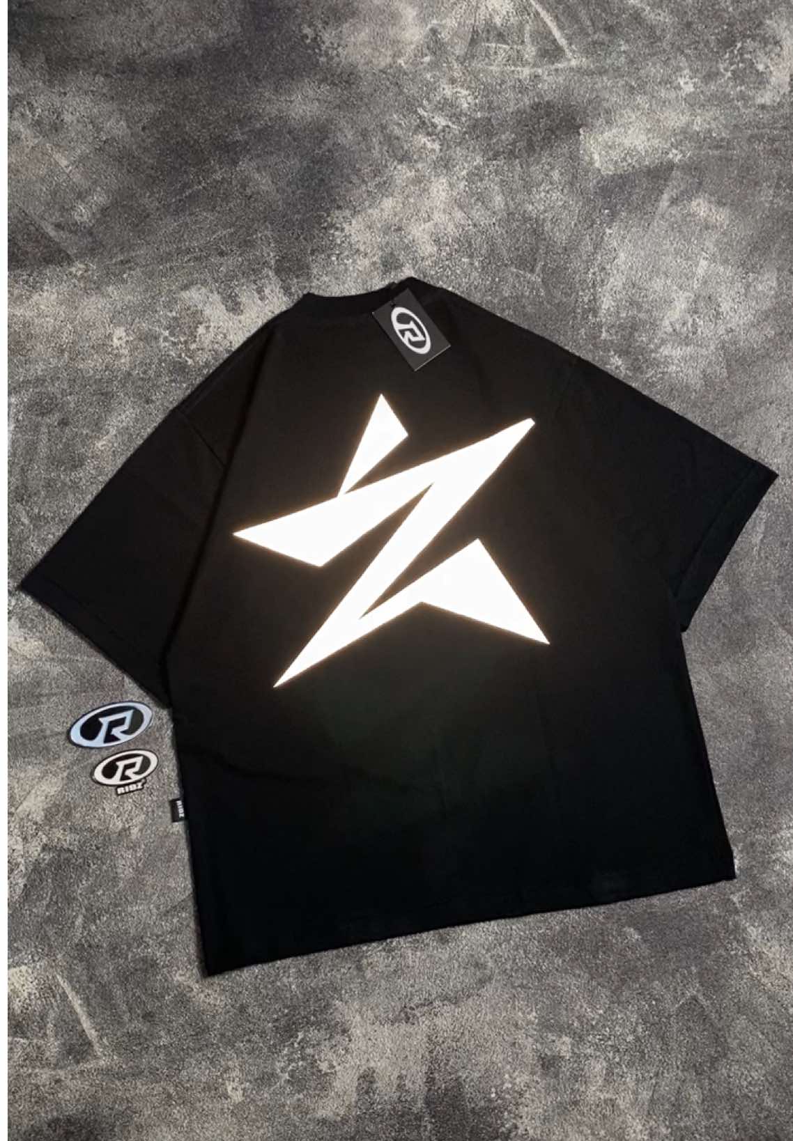 lit up 🌟, with thick 20s cotton material and lit design. before it runs out. #oversizedshirt #tshirtoversize #kaos #kaosoversize #oufit #clothing #clothingbrand #brandclothing #OOTD #tshirt #fyp 
