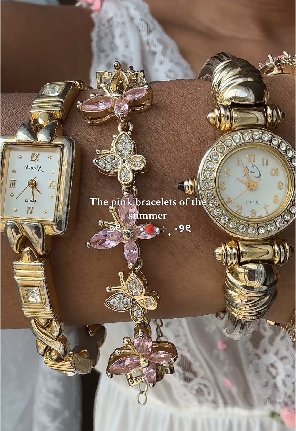 Would make a great girly gift set! 🤭🎀 @Angelinacjewelry2  #giftideas, #girlygifts, #giftguide, #pinkbracelet , #coquette