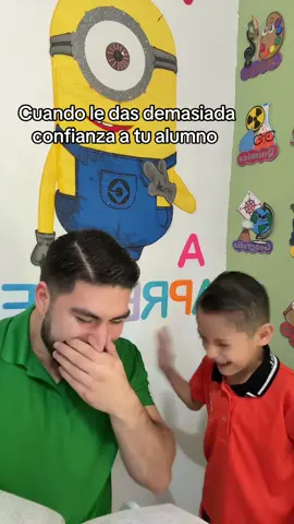 Agarran confianza de más 😅 #humor #maestros #comedia #docentes #alumnos 