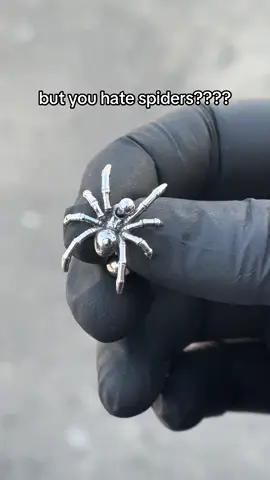Yeah but it looks good so??? 🕷️ 🕷️ #bodyjewelry #piercings #bellybar 