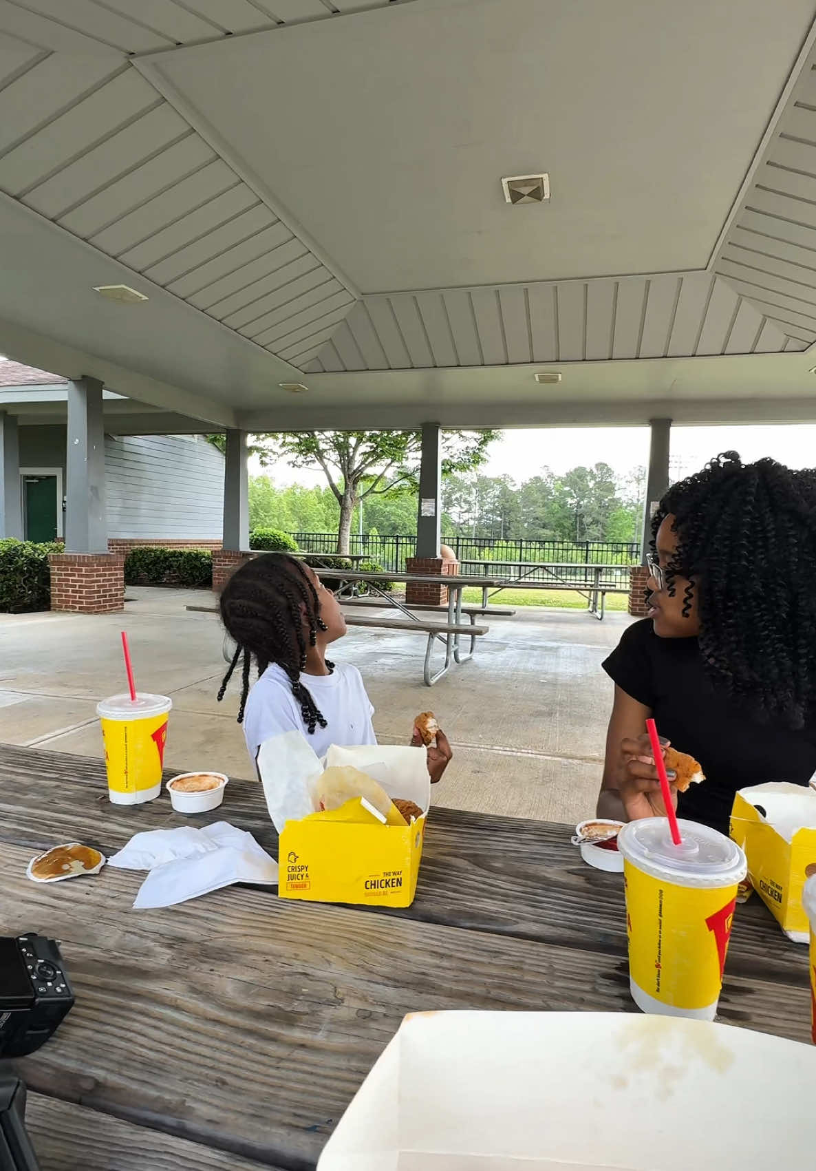 Spend the day with us 💕 #momtok #MomsofTikTok #momvlog 