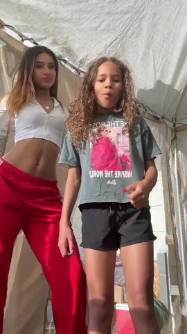 lil sis 🫶🏼 @Someprettyunknownleo @Notdinah😳 