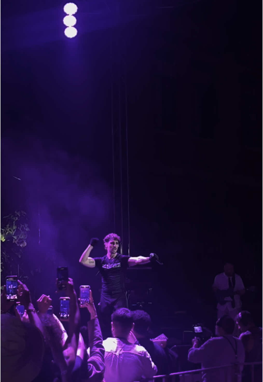 Saint levant new unreleased song🔥 at @AUB Outdoors @Saint Levant @saintlevantworld  #aub #auboutdoors #saintlevant #kalamantina 