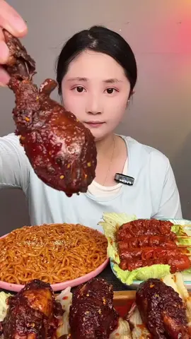eating chicken with pasta and skewers #eatingshow  #muckbangeatingshow #muckbang #asmr #vital 