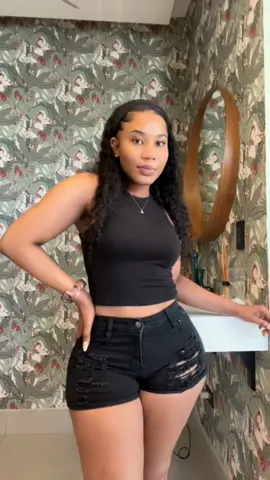 Let me introduce you to Ivori Detox Tea.  A tea that can give you a flat tummy ! This tea will : • Cleanse your body • Reduce bloating • Support digestion • Curb appetite • Relieve constipation Try our flat tummy tea and see difference within 2 weeks . Visit our website https://ivoridetox.com #fyppppppppppppppppppppppp #pourtoi #ivoridetoxtea #haitiantiktok 