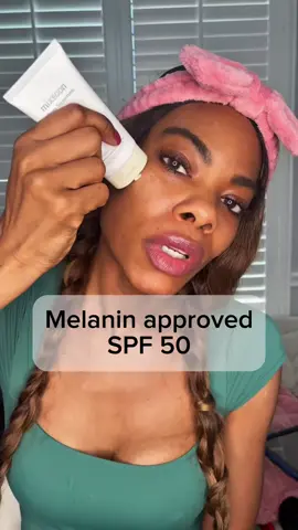 This spf 50 has me glowing @mixsoon_official @mixsoon #mixsoon #spf50 #spfmoisturizer #melanin #koreanskincare #Lifestyle