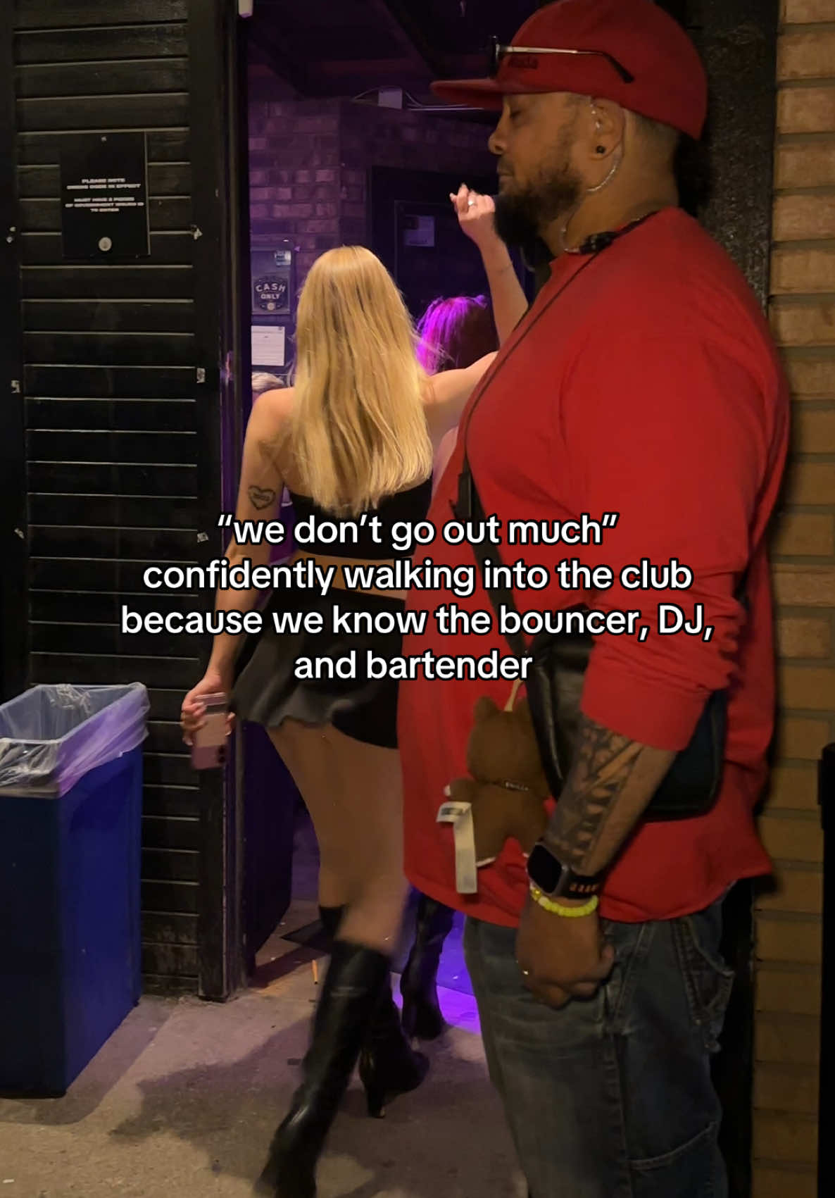 We just support local businesses @YYC Maui @Who dis 💁🏼‍♀️ @m #commonwealthbar #clubbing #girlsnightout #yyc #calgary #bouncer #flex #supportlocal 