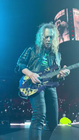 Thanks Kirk for playing this in front of me 😍🤘🏻 @metallica #metallica #guitar #kirkhammett #rocknroll #philly #m72philly #concert #snakepit 