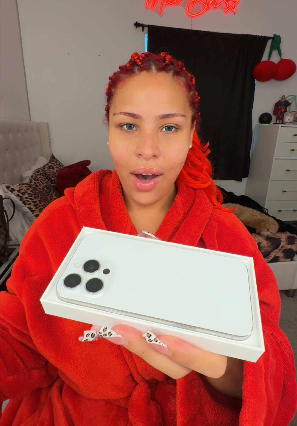 What do you guys think of the camera quality? 😫 #iphone #iphone16promax #iphoneunboxing #redhair 