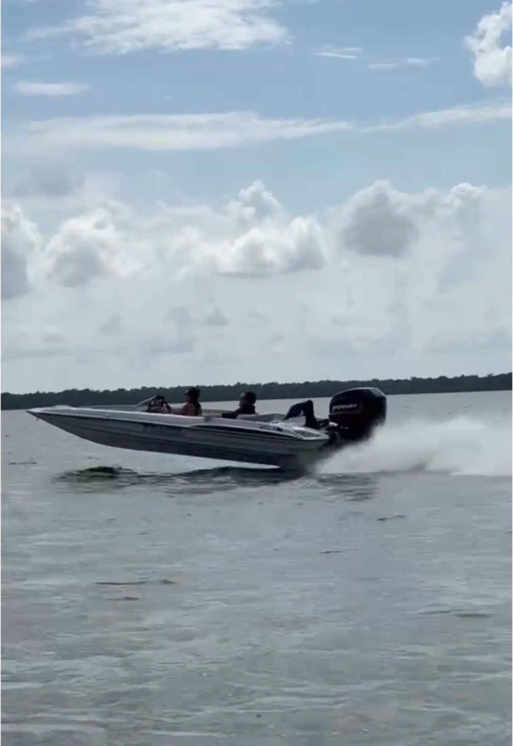 Memorial Day Weekend @Ćøħẽň @Blake Vicknair #fyp #foryou #foryoupage #allisonboats #mercury #duramaxdiesel 