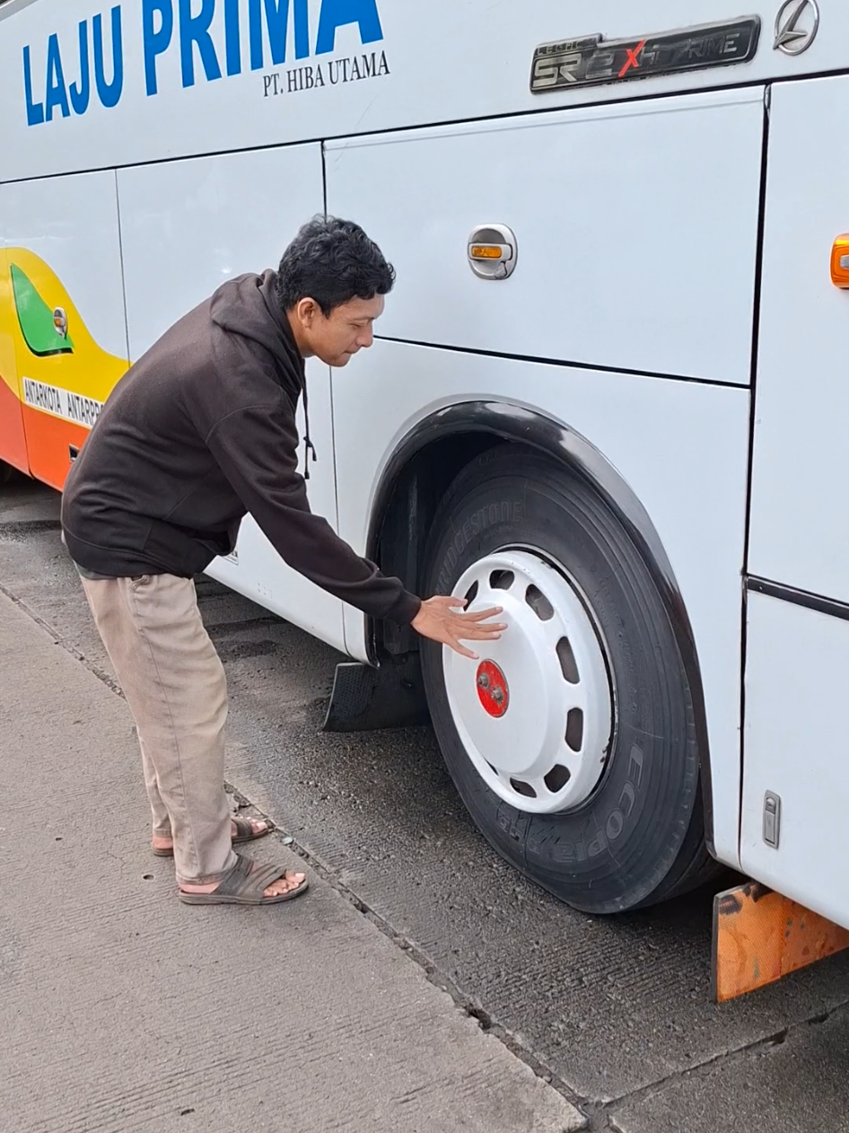 weldop yang bikin ban terlihat tidak muter 🫣😱 #lajuprima #videobus #busindonesia #fyp #xuhuongtiktok #virall #masukberandafyp 