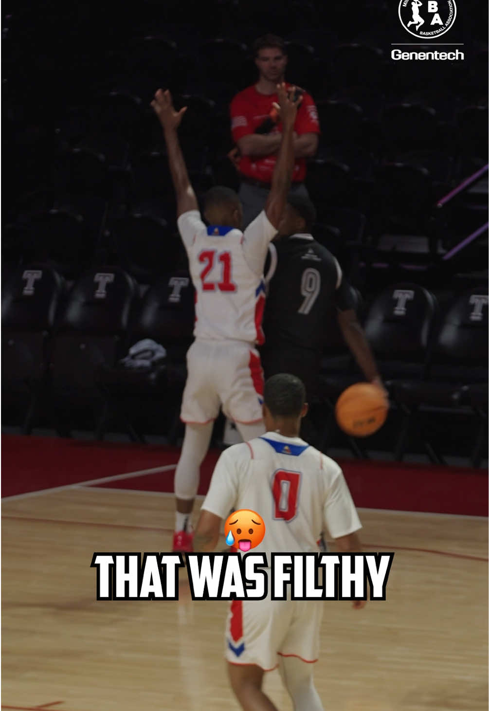 The behind the back though 🥵 #mba #basketball #military #militarybasketballassociation @Genentech 