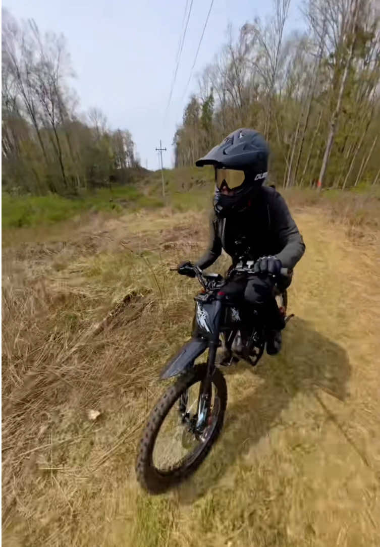 Crushing trails like a boss on the GT73. Check it out!! #ridingtimesgt73 #ebikeadventures #ebikelife #offroadbeast #trailblazers 