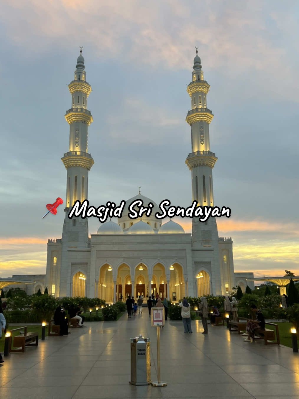 View senja di Masjid Sri Sendayan. MasyaAllah! SubhanaAllah! The most beautiful mosque in Malaysia ✨ #masjid #masjidcantik #masjidsrisendayan #mosque #mosquehunting #mosquehopping #travel #pitstop #subhanallah #masyaallahtabarakkallah 