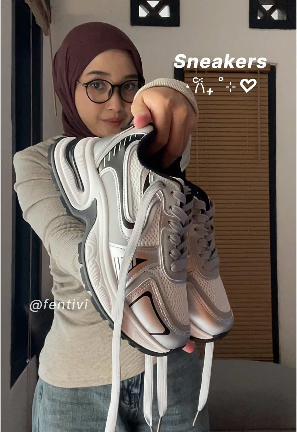 seriusan sepatu ratusan ribu sebagus ini #sneakers #sepatuwanita #sneakersaddict 