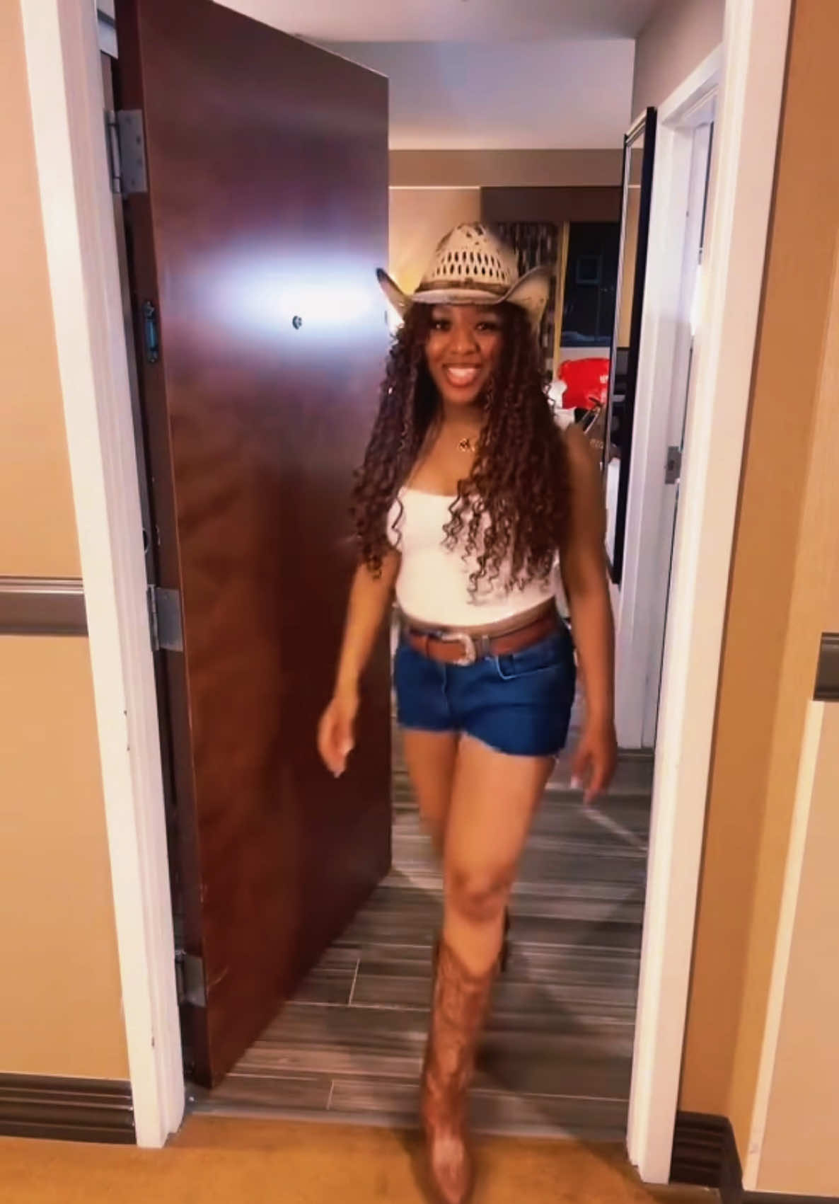 We put our boots on the ground and left them on the dance floor at our family reunion!🤠 @zo @An.an.da❤️@Uncle Rick  #bootsontheground#westernwearstyle#cowgirl#cowboy#familyreunion