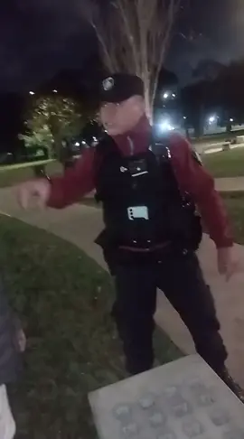 Abuso de autoridad, una cosa es hablar con respeto y otra es levantar la voz.. sin argumento nosotros terminabamos de jugar al futbo y nos ivamos...