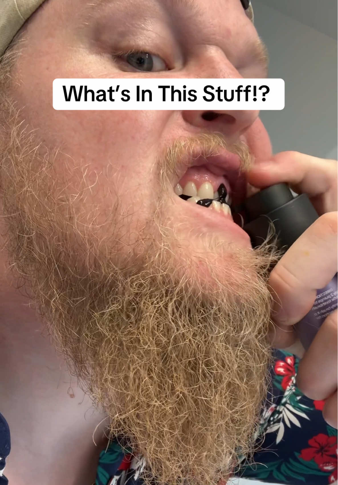 White teeth hack? 🦷 #teethwhitening #teeth #oralcare #tiktokmademebuyit 