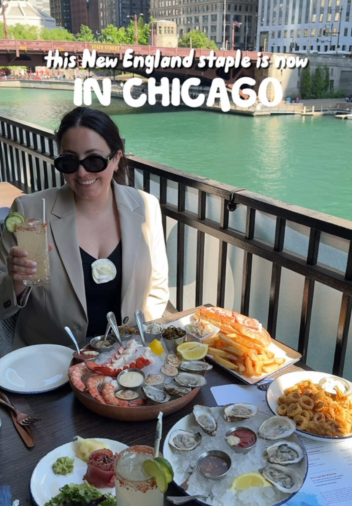 Seafood with a view in Chicago 🦪🦞🐟😍 @Legal Sea Foods #legalseafoodspartner  #chicagorestaurants #chicago #chicagoriver #chicagofood #thingstodoinchicago #chicagoseafood 