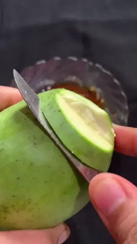 Mangga muda kriuk #mangga #manggarujak #manggamuda 