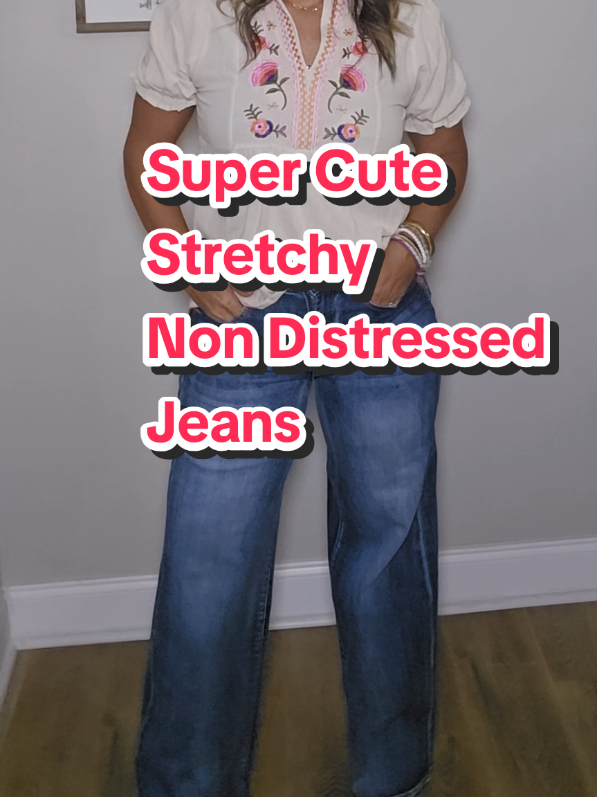 These jeans are so stinking cute!!! #jeans  #denim  #canana  #tiktokshop  #tiktokshopcreatorpicks  #tiktokshopunboxing  #tiktokshopmemorialday  #Summer  #summertime  #mom  #momlife  #fashion 