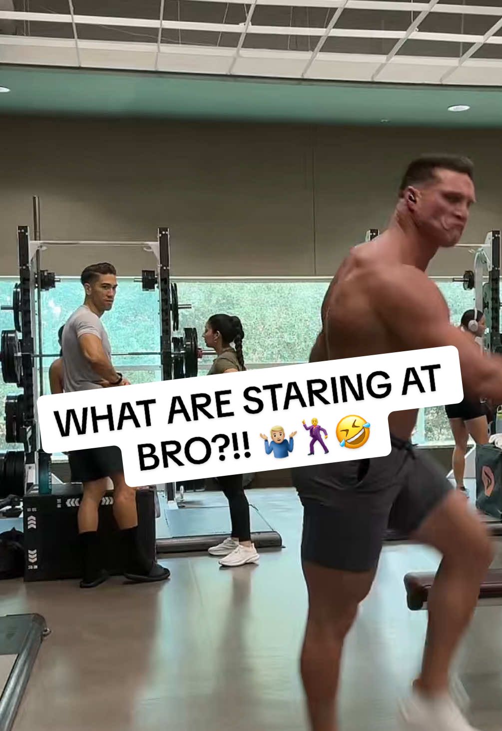 Is it in appropriate to dance shirtless in the gym? 🤔 Please comment below!  👇🏼😆 • • • •#muscleshuffle #Fitness #tiktok