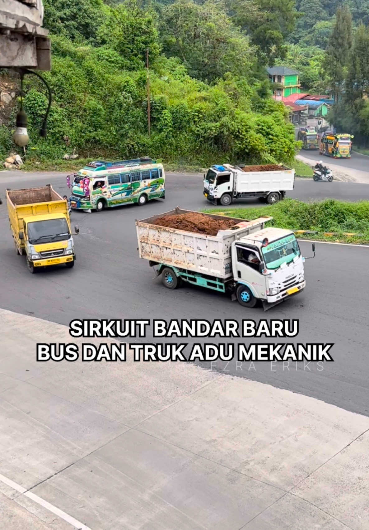 Kali Ini Supir Bus dikasih Paham sama Supir Truk  #adumekanik #busbalap #trukbalap #sibolangit #bandarbaru 