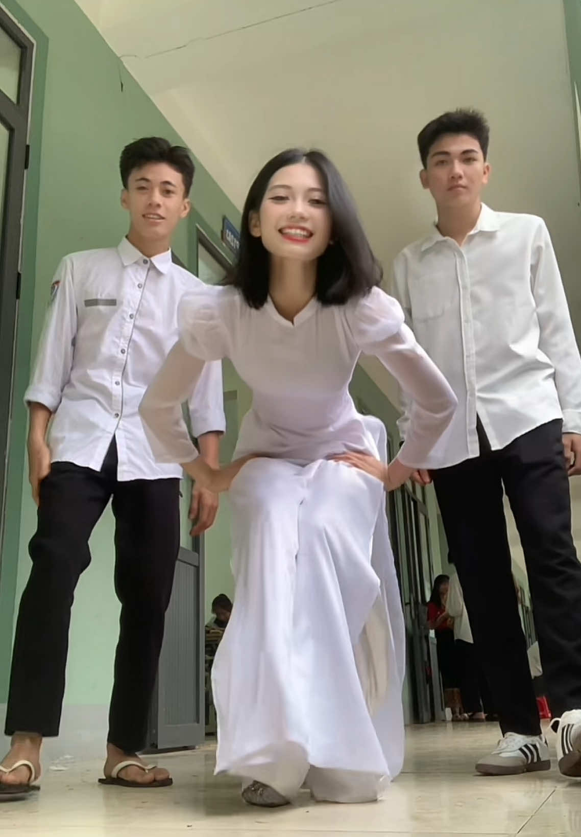 làm cgi khó coi vị 2 đứa