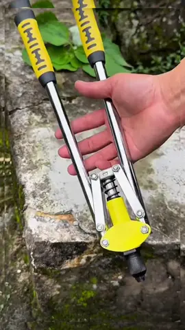 Bikin sambungan kuat dan permanen di berbagai material, misalnya logam, plastik, atau kayu, jadi lebih gampang. Jadi, kalau ada yang perlu disambung atau diperbaiki, alat ini bisa jadi andalanmu biar hasilnya rapi dan nggak gampang copot!