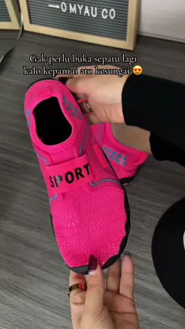 Doyan main air biar aman pake sepatu air ini aja 😍 #sepatupantai #sepatuair #sepatuolahragaair #sepatuolahraga 