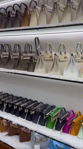 Oh my gosh #luxurylife #handbagforwomen #ootdfashion #luxurybag #bagcollection 
