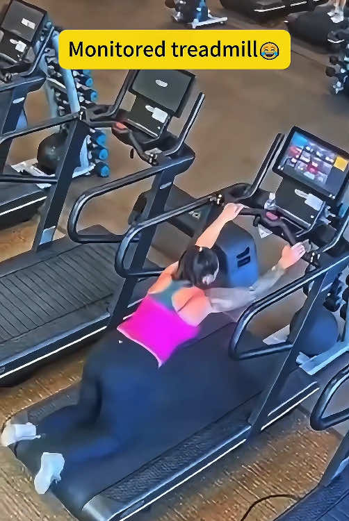 Funny moments on the treadmill 😂#😂😂😂 #funny #prank #scareprank #happy #usa🇺🇸 #usa_tiktok #foryoupage #cute #couple 