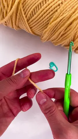 #beginnercrochet #crochetersoftiktok #fouryourpage 